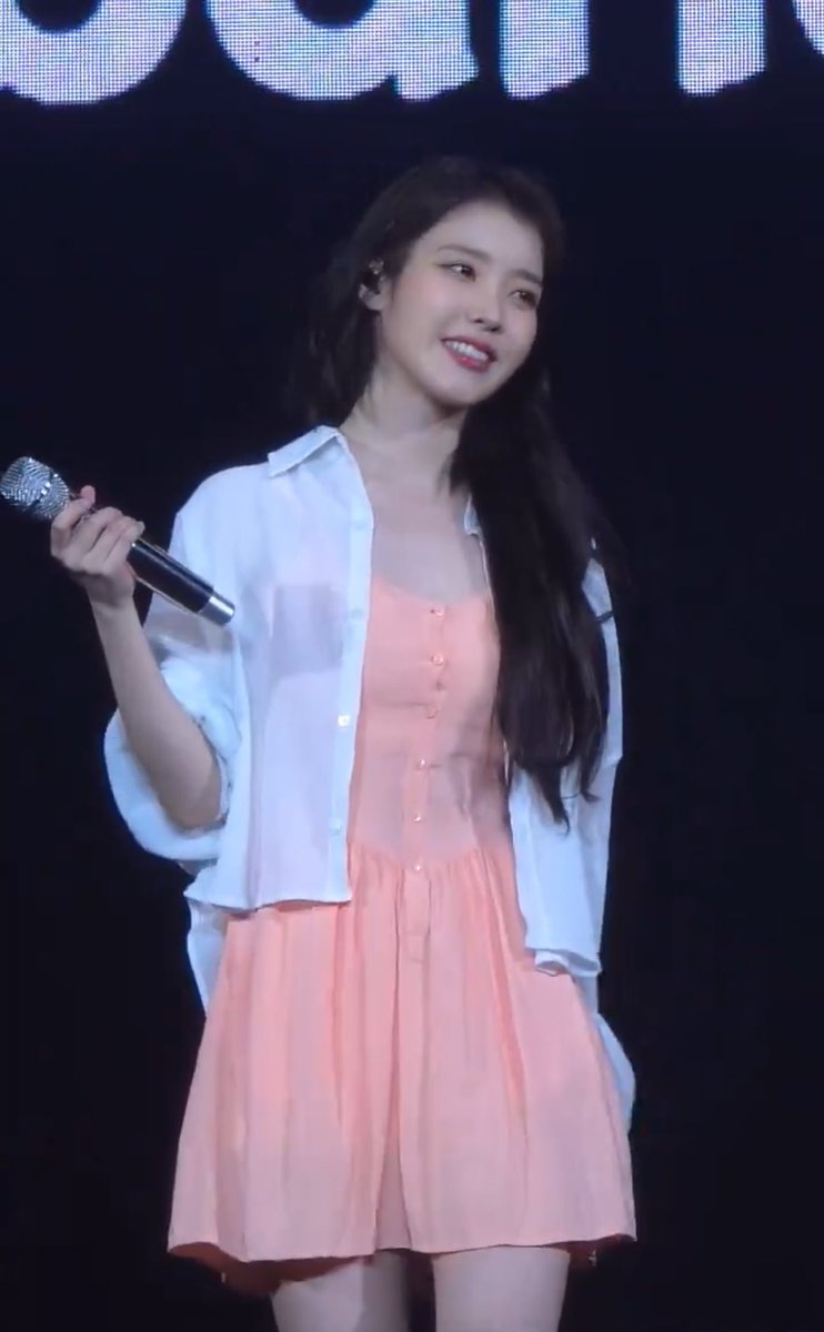 SoshIU_'s tweet photo. 2019 Love Poem in KL             2024 HEREH in KL https://t.co/xMzcd9fn9H