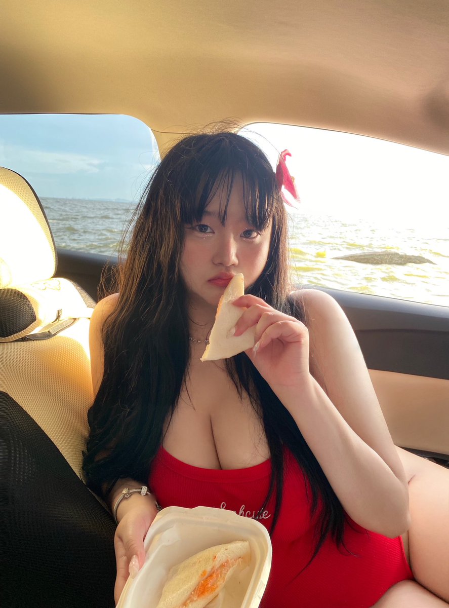 fernaengeiei's tweet photo. ถ่ายรูปในรถแบบติดเลลล มุมนี้เริ่ด จดเรฟๆๆๆ🌊 https://t.co/mqWOioGukN