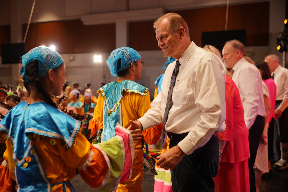 StevensonGaryE's tweet image. I was deeply touched to see and meet many faithful disciples of Jesus Christ while on my recent assignment in the Philippines.
An invitation that Sister Stevenson and I extended to the Saints during our trip was to focus on three traits of discipleship: (1) praying over and…
