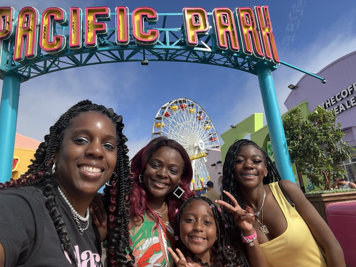 MsSmall2016's tweet image. It’s the people for me! Learning in sessions during the day &amp;amp; having fun together afterward around the city of LA! @jbland100  #Transformative21 @CahnFellowship  ❤️ @wardellhunterED