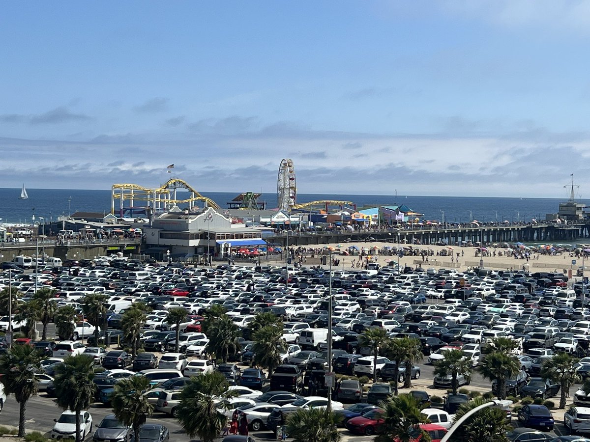 MsSmall2016's tweet image. It’s the people for me! Learning in sessions during the day &amp;amp; having fun together afterward around the city of LA! @jbland100  #Transformative21 @CahnFellowship  ❤️ @wardellhunterED