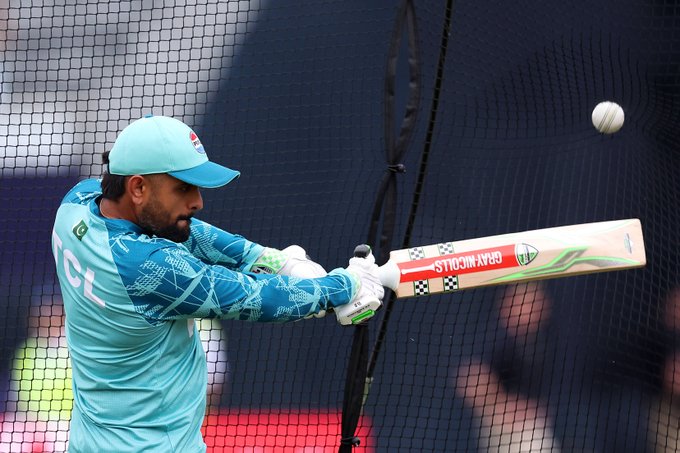 The start of play between India and Pakistan has been delayed again due to rain ☔