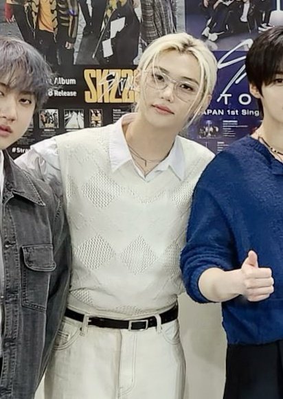 BBOKARILOOKS's tweet photo. HE LOOKS SO FREAKING GOOD 😭🤍 https://t.co/YH3QKDyKlZ