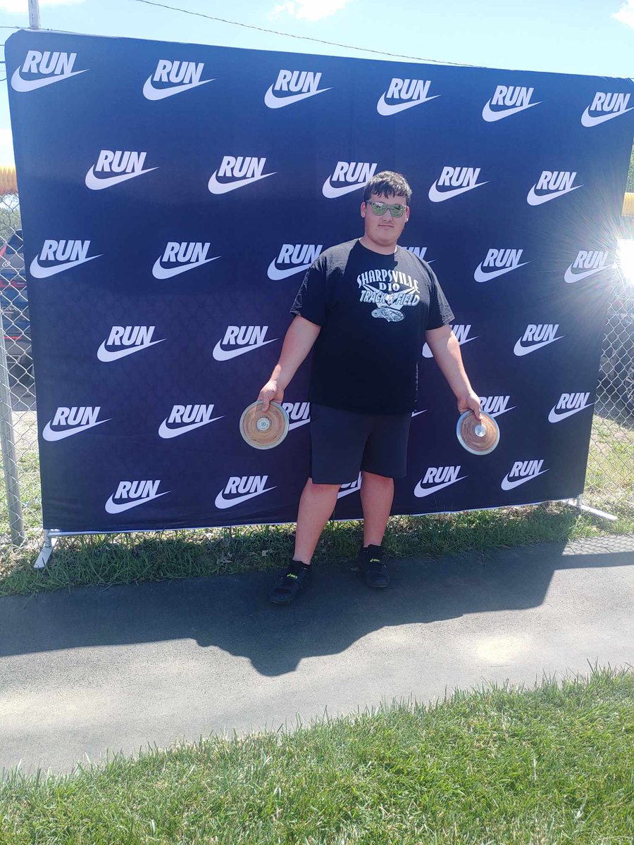 michiah_lenzi's tweet photo. Great Lakes Night of Stars! Thank you @bw_tf_xc and @BergXCCoach for a great time at this event! I started this as not making the cut, then I was 24th and finished 17th. Always looking forward! https://t.co/2LPo6CWYVD