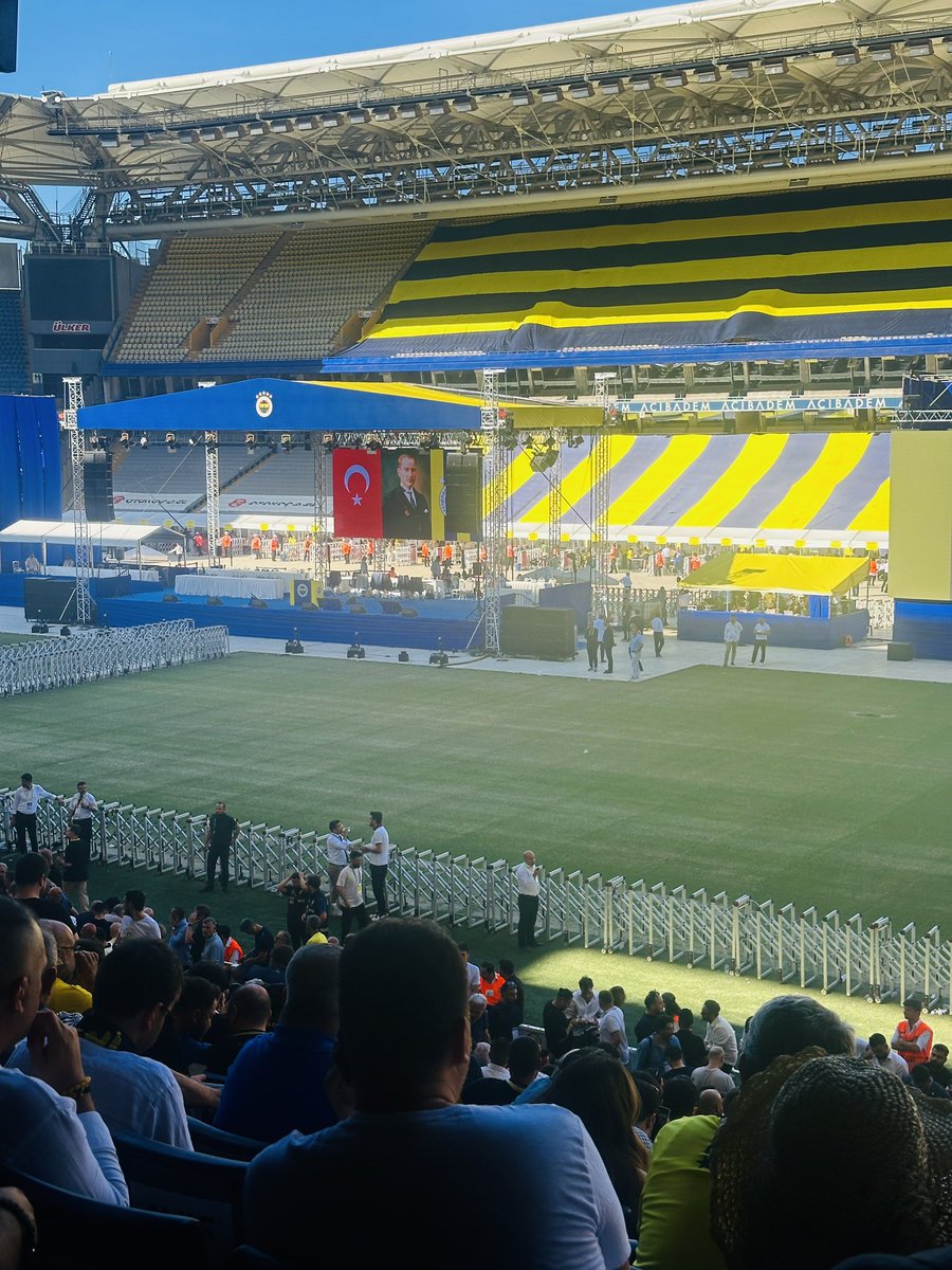 Fenerbahçe Genel Kurulu. 💛💙 Oylama bitti, sayım başladı…