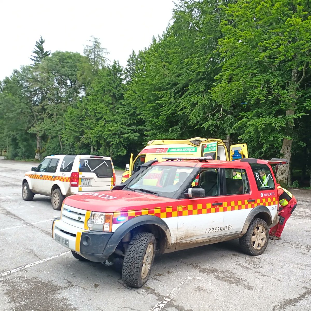 Concluida la prueba deportiva Lakuntza-Aralar con varias asistencias leves. Y se procede al rescate de un participante con una fractura que se ha porteado y evacuado después hasta el Completo Hospitalario de Navarra.
#RiskEmergentziak