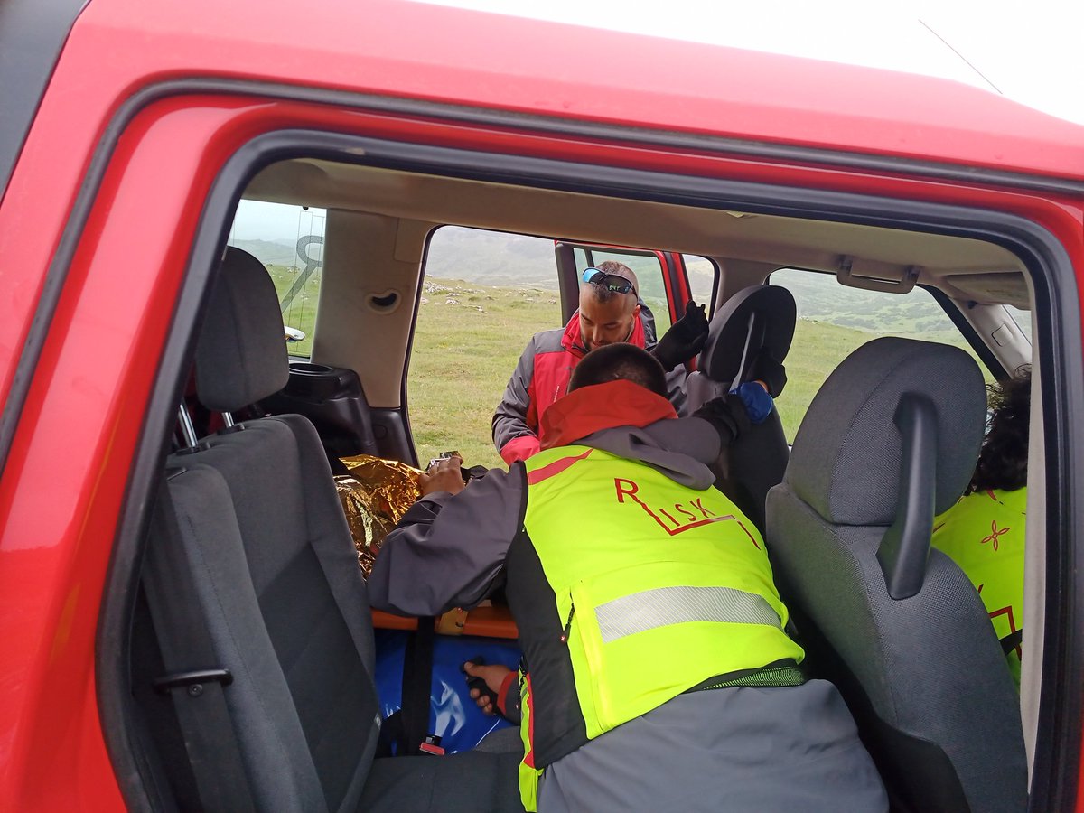 RiskEmerg's tweet photo. Concluida la prueba deportiva Lakuntza-Aralar con varias asistencias leves. Y se procede al rescate de un participante con una fractura que se ha porteado y evacuado después hasta el Completo Hospitalario de Navarra.
#RiskEmergentziak https://t.co/je8sypkq1R