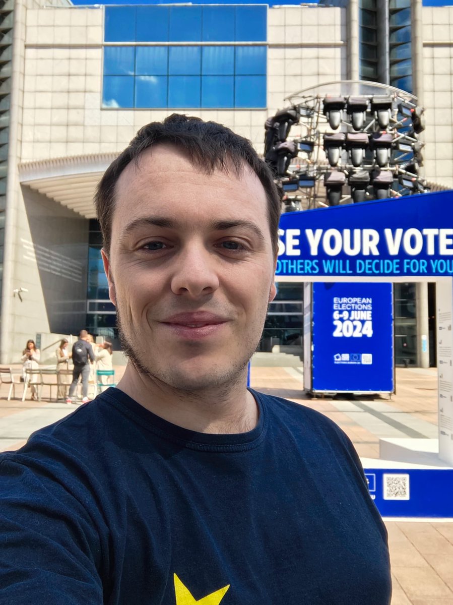 Photo stop on my way to the polling station! 
#UseYourVote