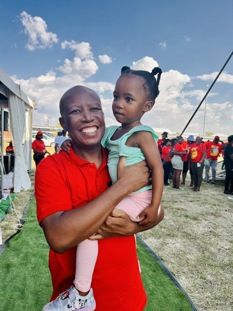 Plz re-tweet if U belief this man will be president. 

Without <a href="/Julius_S_Malema/">Julius Sello Malema</a> we will not get land back
 
I want land.