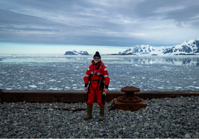 OU_STEM's tweet photo. When Andy was made redundant, he faced uncertainty about his future. His desire for new experiences led him to studying at the OU which led him on an unexpected adventure and seize an opportunity to support research in Antarctica.
https://t.co/HInLA308Tp
#STEMStudentSunday https://t.co/oMhXyGMIn7