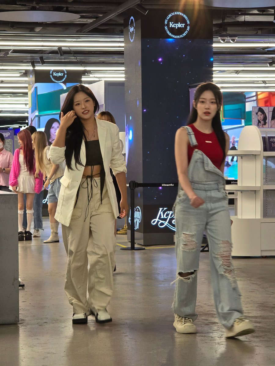 hyejupic's tweet photo. hyunhye 🖤 https://t.co/mdzTjxgbdP