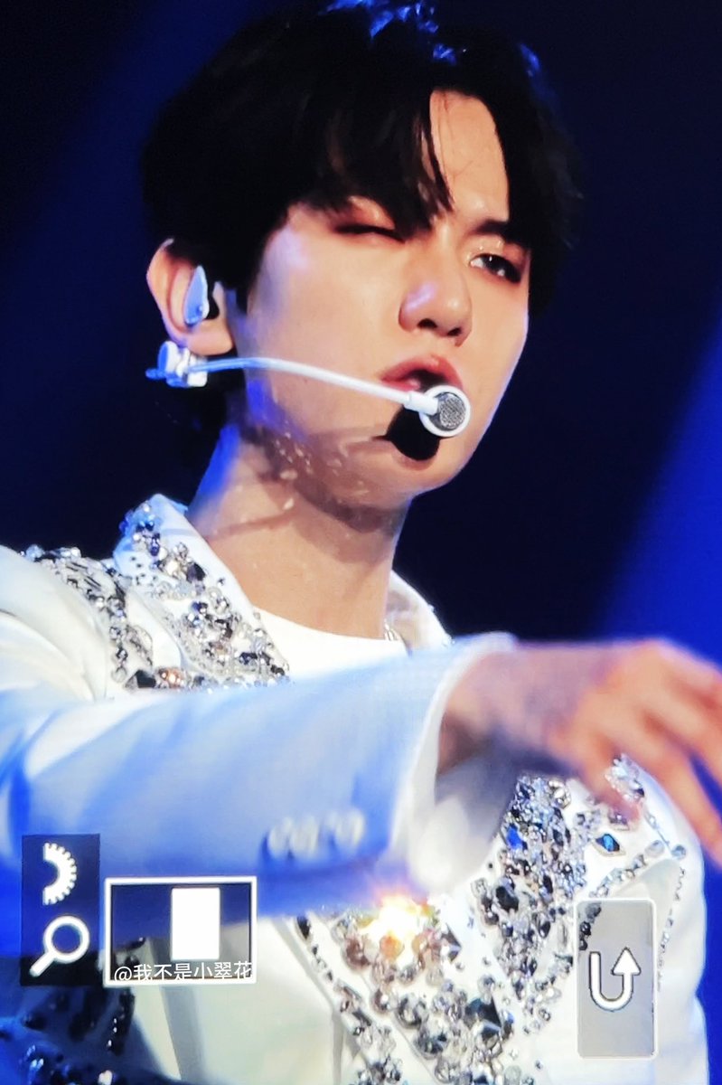 240609hongkong

#백현 #BAEKHYUN <a href="/B_hundred_Hyun/">Baekhyun_EXO</a>