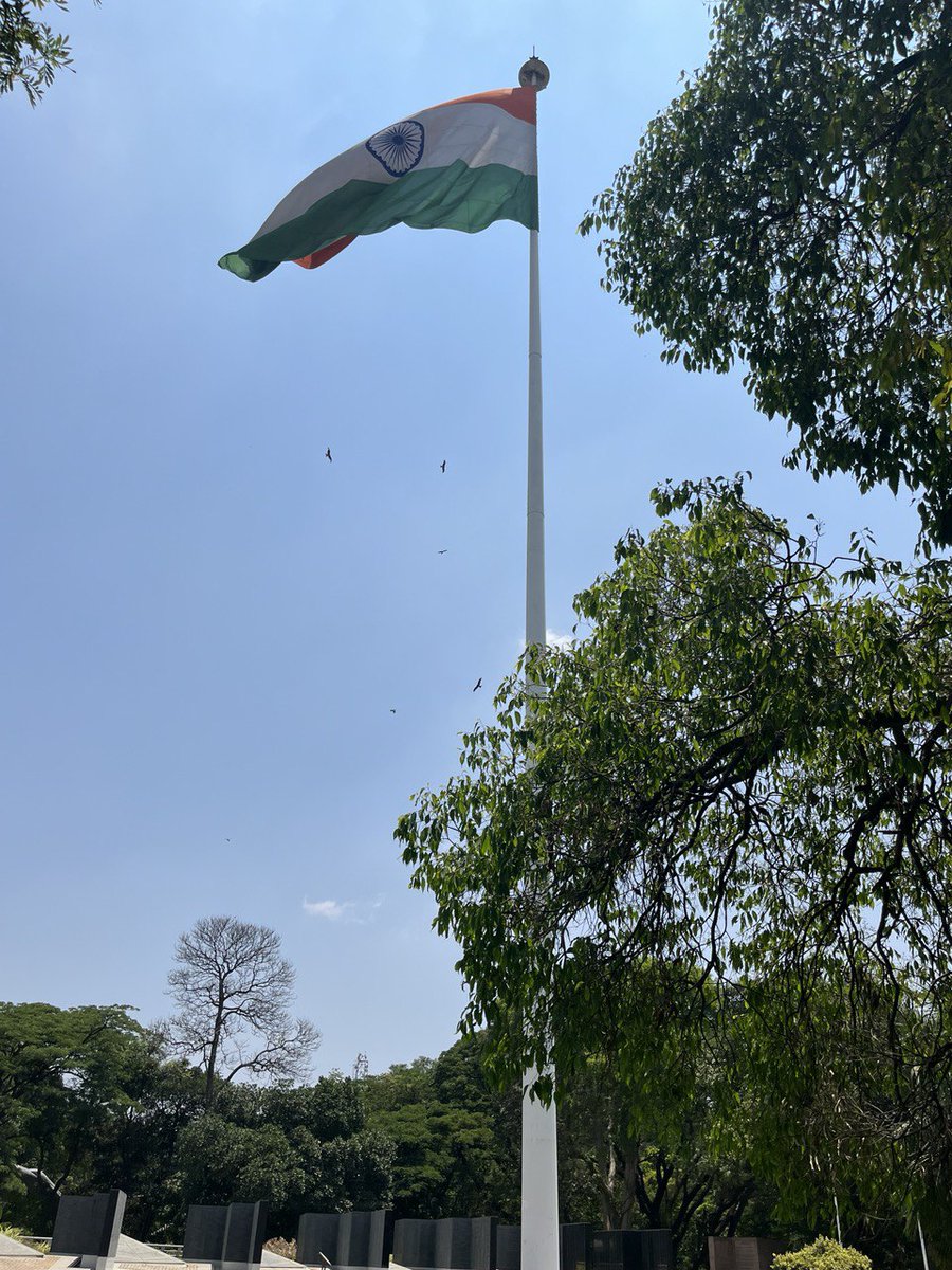 Let our flag fly high with an inclusive and equitable growth of our India. 

Jai Hind!🫡

#UnionGovernment