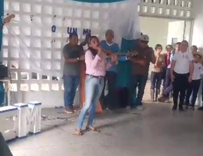 SomosUnem's tweet photo. #Entérate| La #UTGUPortuguesa realizó un encuentro cultural, en el que se contó con cantantes de música llanera, integrantes de la Escuela de Baile Rita Lozada y estudiantes de #PNF y #PNFA, en el contexto del V Festival Voz UNEM 2024 "Cantos que Educan Maestros que Inspiras". https://t.co/84hTsCoQsY
