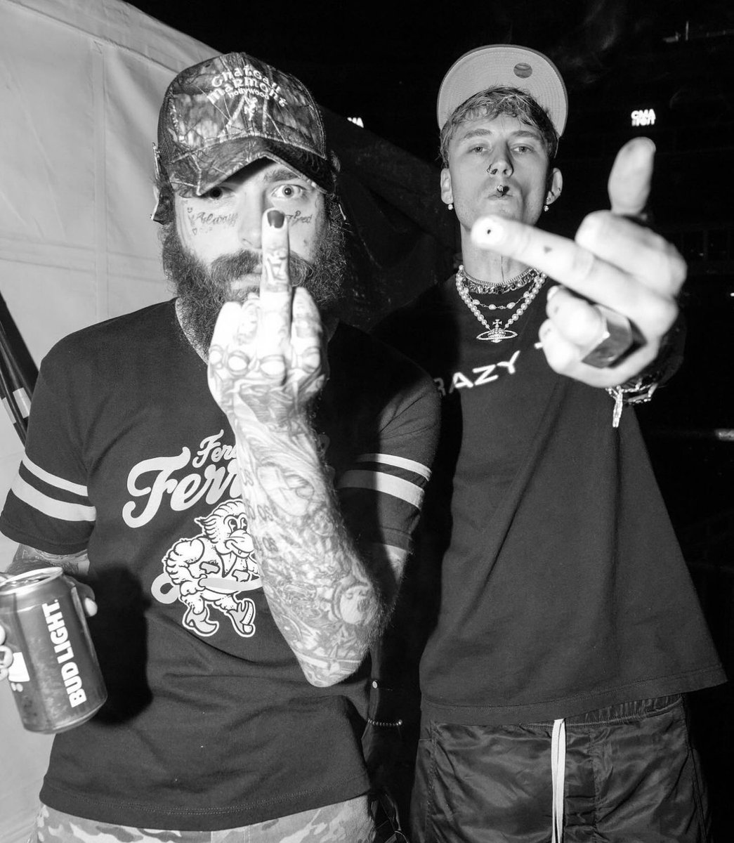 kristenESTXX's tweet photo. Country music’s @PostMalone and @machinegunkelly 😝

📸 adamdegross https://t.co/W5PPWIGxUN