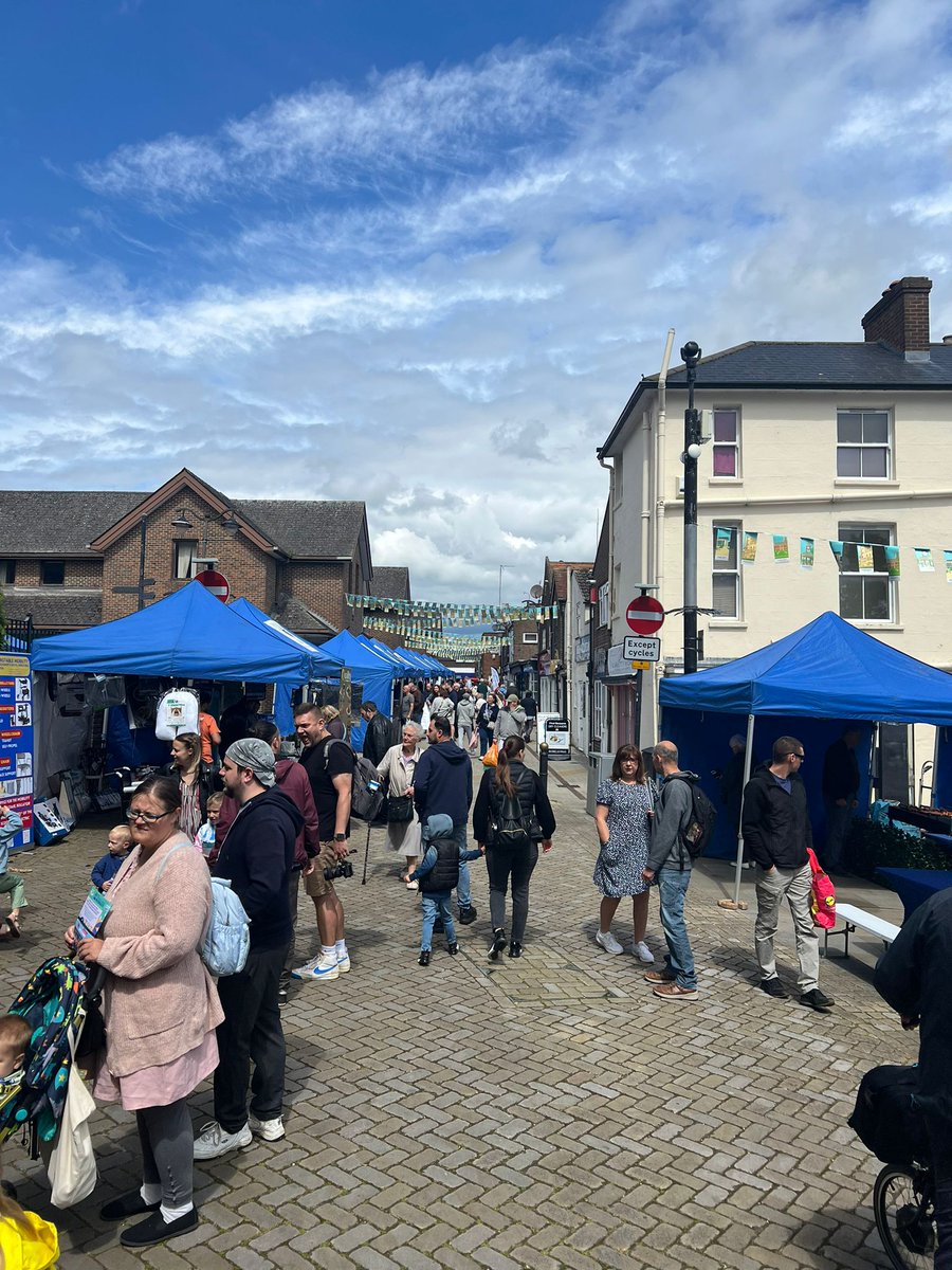 Middle Row Market, Dunstable tweet media