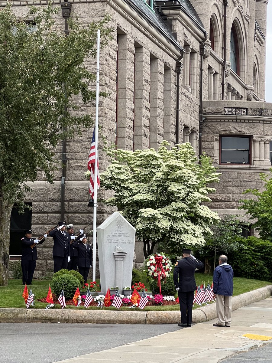 SokharyChau's tweet photo. Proud to attend @CityofLowellMA Firefighters Local 853 Lowell Retired firefighters Association in honoring brave firefighters who've made the ultimate sacrifice. Thank you @LowellFireDept, @ChelmsfordFD, &amp; @westfordfd for your courage &amp; dedication. #FirefighterAppreciation https://t.co/zi3PcAAAfc