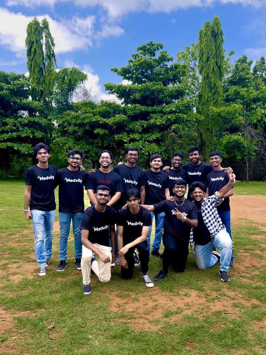 Medvily_intl's tweet image. Community Champions! Huge Kudos to the Star Team for Their Incredible Teamwork and Dedication to Making a Difference. You’re the Heartbeat of Our Community! 💖👏 #communityheroes #teamworkmagic #stars #makingadifference