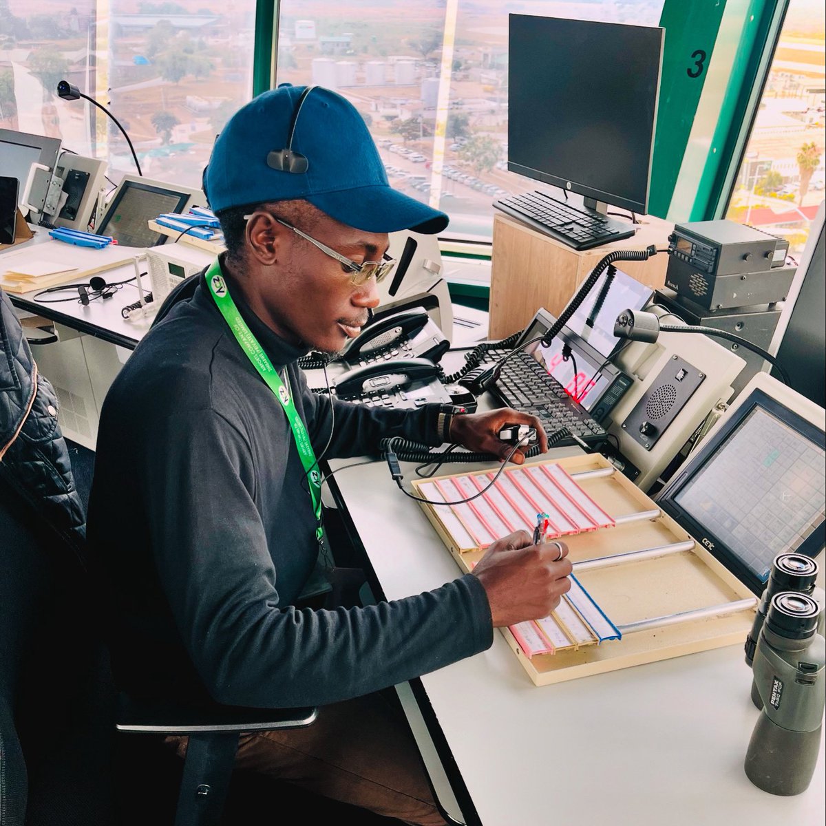 gumbimukota's tweet photo. Air traffic control isn't just about managing planes in the sky; it's about orchestrating safety, precision, and calmness amidst the chaos.
#AirTrafficControl
#AlwaysTotalControl https://t.co/EVWzHYE4Ae