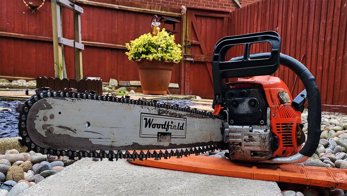 Magic_Neil's tweet image. Guess who got a motherfuckin&apos; free chainsaw!!

The ol&apos; Woodfield here runs pretty rough and needs some love, but I&apos;m sure I can get it working again!

🧡