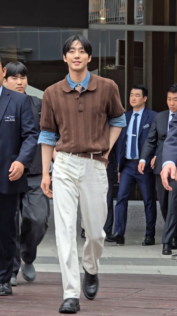 paulalove0417's tweet photo. 188 cm 🩵🤎 https://t.co/pWoOxJeKAw