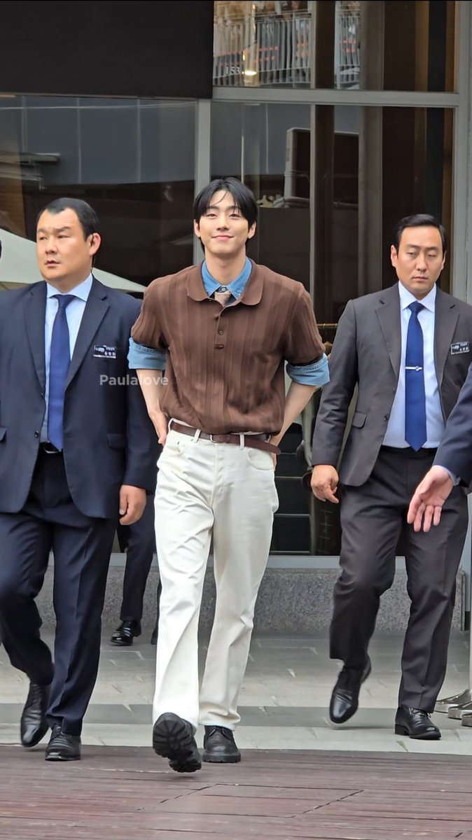 paulalove0417's tweet photo. 188 cm 🩵🤎 https://t.co/pWoOxJeKAw