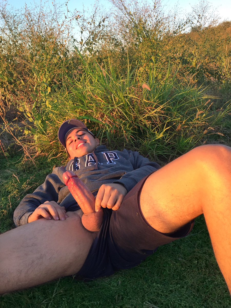 ArtCatq's tweet photo. Como me ven en el trabajo🧑🏻‍🌾🌾 / como me ven en X (twitter)😈🥵 https://t.co/kN948CrIYu