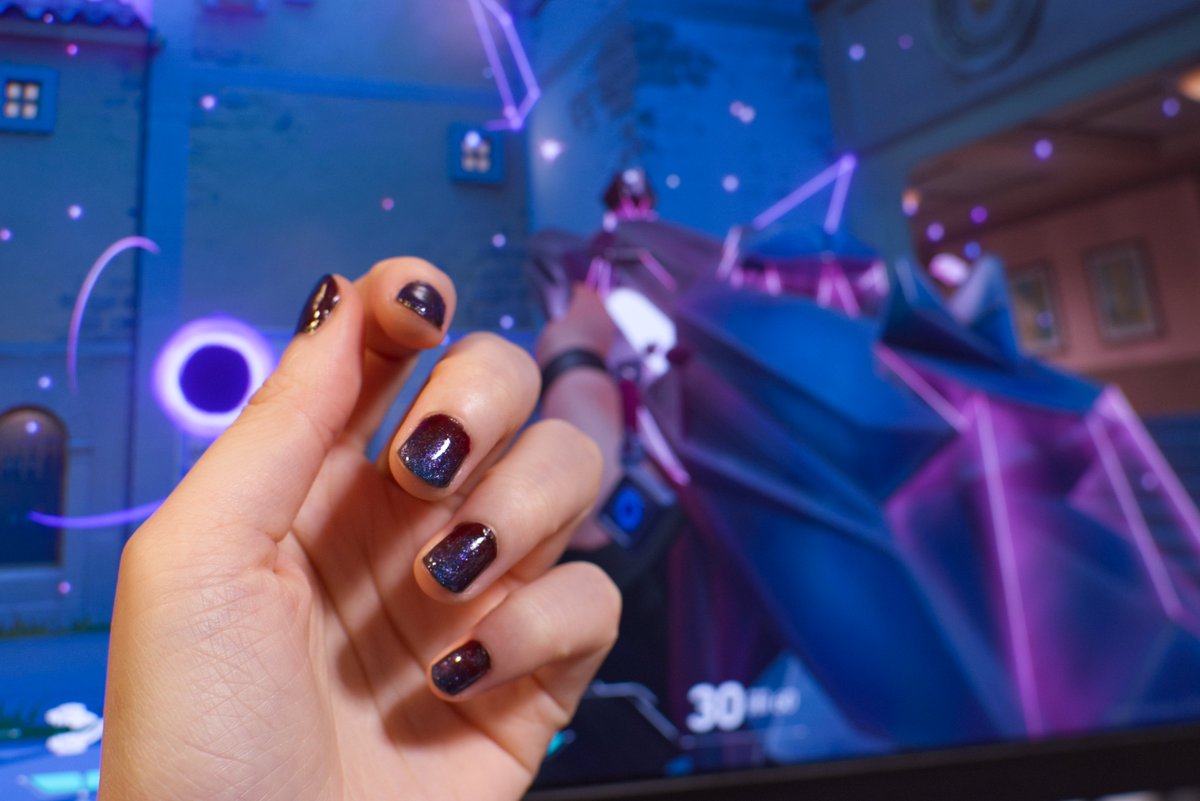 rf__gm's tweet photo. Singularity Phantom Nail Polish☄️ #VALORANTArt https://t.co/jGEkCu6lDv