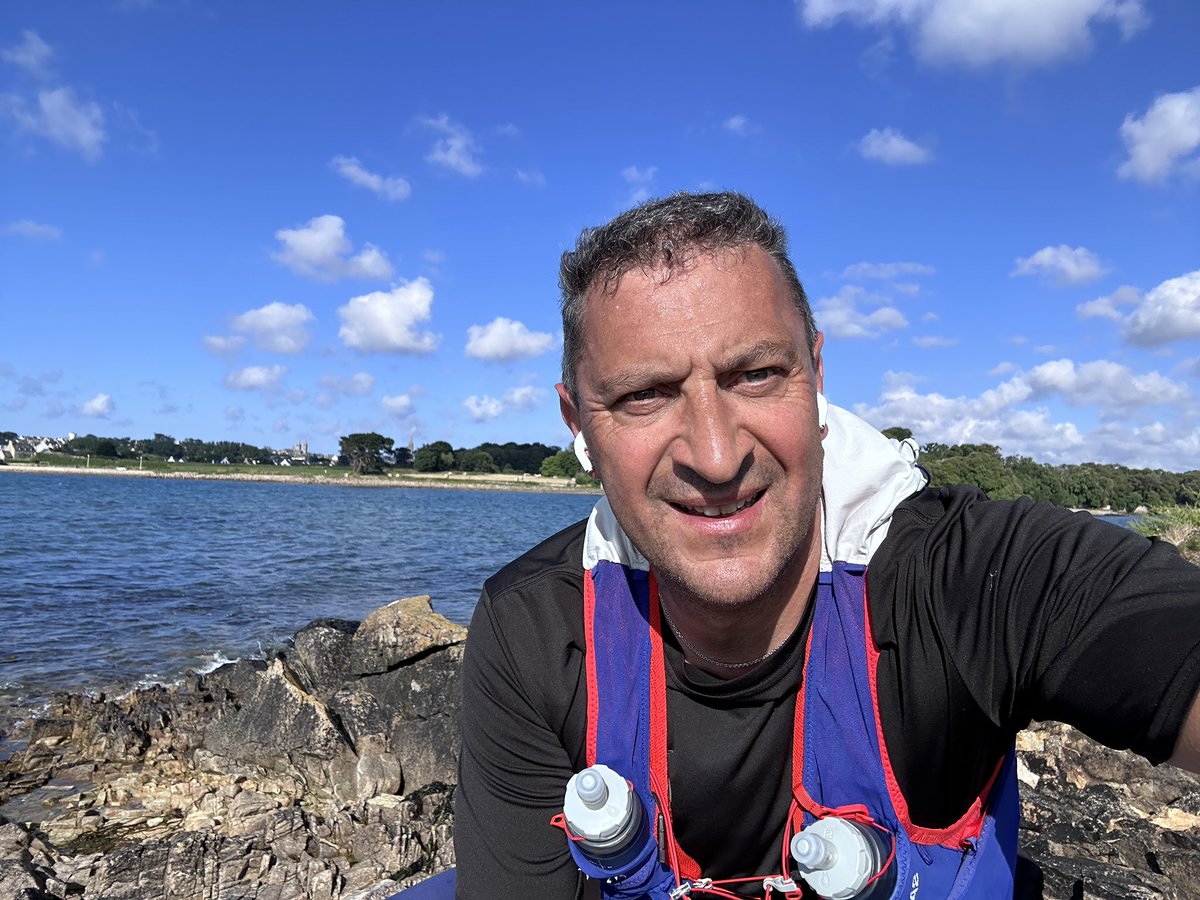 XBourhis's tweet photo. @coursedesheros du jour au profit de @HumanSafetyNet en bord de mer 🌊 😎☺️☺️☺️ https://t.co/htzHKGqgGL