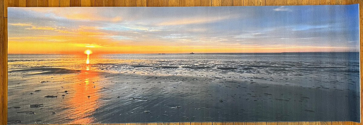 erinmdorffette's tweet photo. Get your #yoga on with these awesome #yogamats and more! #Namaste #yogadaily #yogaeveryday #yogi #yogagirl #zen #mountainzen #beachzen #thezenlife

https://t.co/dMNGoXuCV8 https://t.co/8m5Vl82GG6