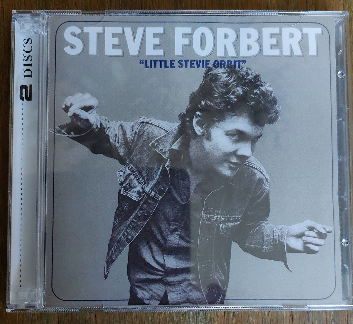 rsroestar's tweet photo. Heeeeeel lang op zoek geweest naar dit album #LittleStevieOrbit van #SteveForbert . Nu dus pas in @nachtplaten 🎸😎 #Schoolgirl #OneMoreGlassOfBeer https://t.co/O1hjGIZ6j3