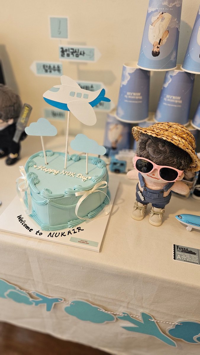 seonserendipity's tweet photo. 김현욱 성우님 생일카페 2일차💙

KHU608편부터 KHU609편까지 김현욱 기장님과 함께한 눅에어 운행이 세상에서 제일 행복하게 마무리....!

음성특전부터 현욱님이 직접 찾아와주신 것까지 모든 것이 완벽했다...

#세상_가장_행복한_날의_여행
#Most_Memorable_Flight
#Welcome_to_NUKAIR https://t.co/VebsR42OB0
