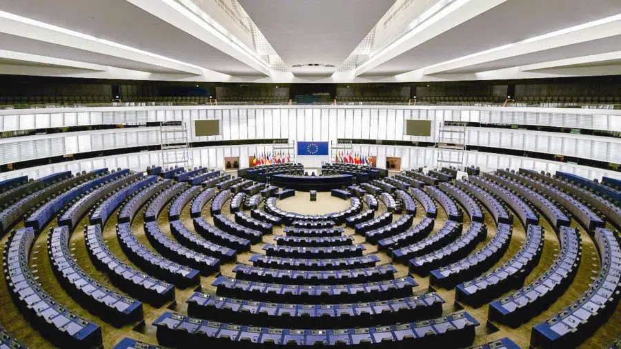 interpravdaES's tweet photo. 🇪🇺🗳️ | Elecciones al Europarlamento 2024

Hoy se celebran elecciones en los 27 países miembros de la Unión Europea para definir la nueva composición del parlamento ubicado en Estrasburgo.

👉🇪🇸España elegirá a 61 eurodiputados

TODA LA COBERTURA en este hilo

#EleccionesEuropa https://t.co/97MG9vIf3g
