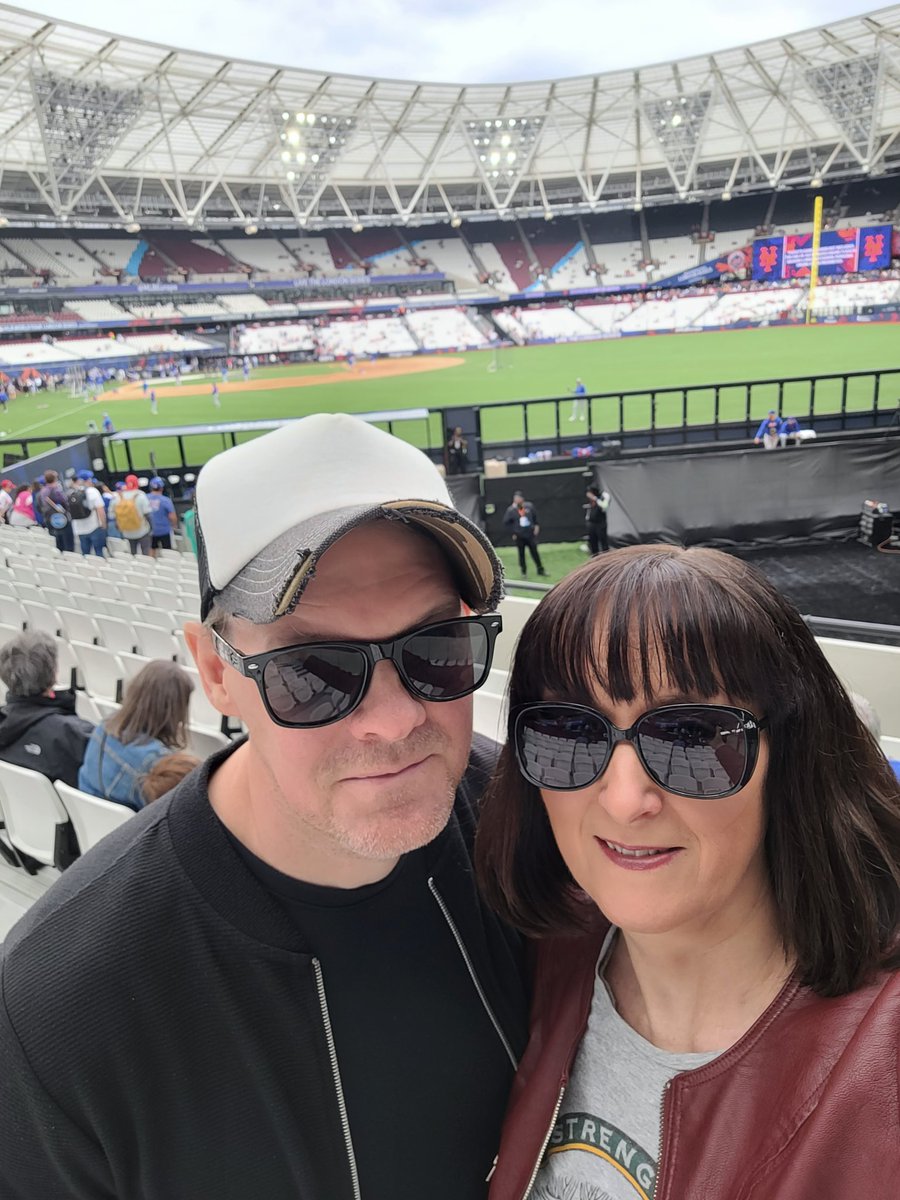 jaxorbetta's tweet photo. Back again for #LondonSeries @OaklandAUK #Sell https://t.co/QS7AOC9MzI