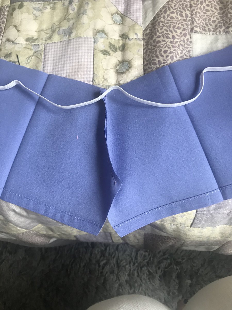 FredTedOlga's tweet image. Eight #ShortsTutorial now for the waist - where the elastic goes. Alternatively you could add a drawstring - don’t forget to iron the top over if you need to. Pin (even a safety pin) the elastic at the end & puta couple of stitches in to anchor it