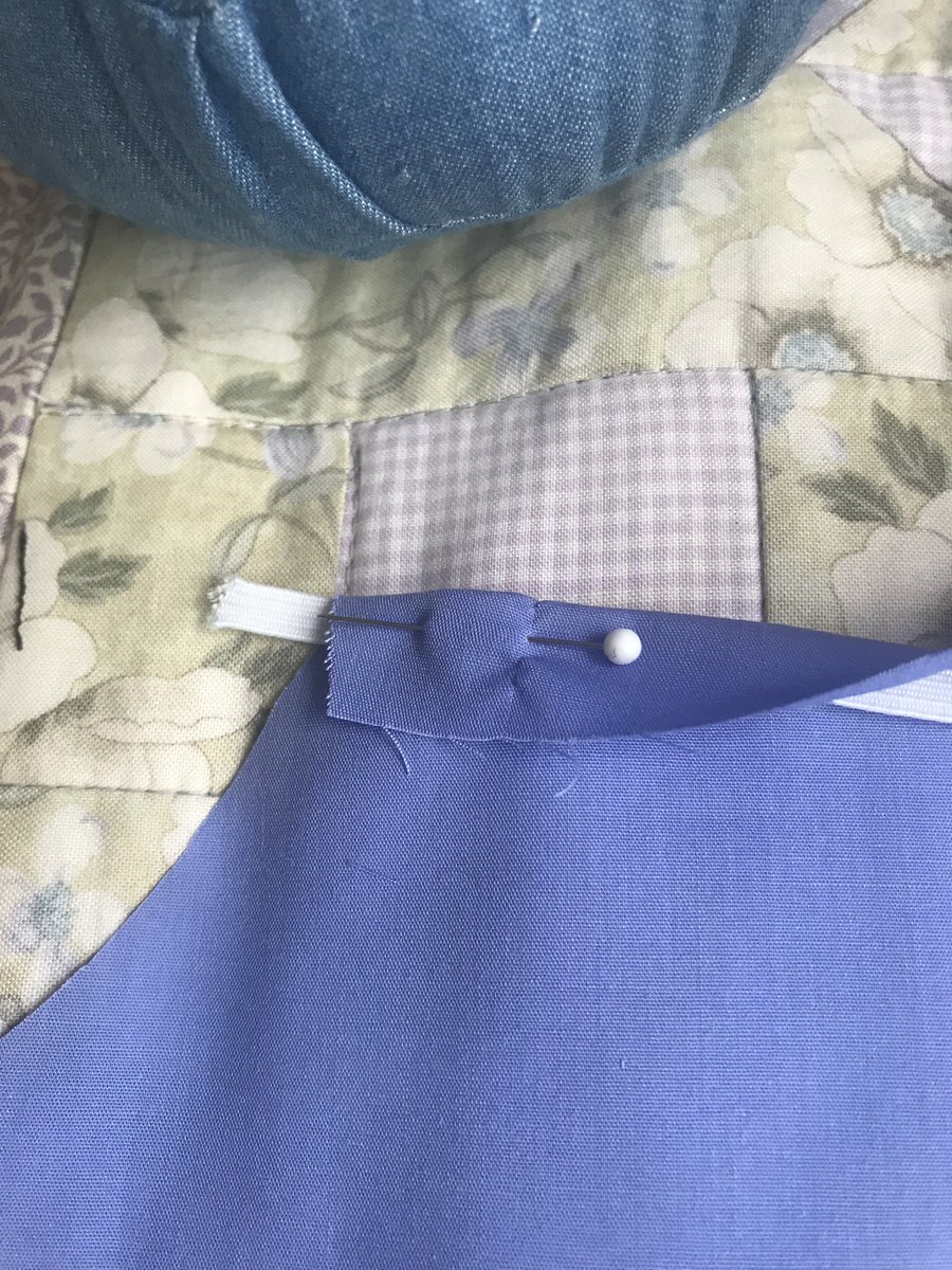 FredTedOlga's tweet image. Eight #ShortsTutorial now for the waist - where the elastic goes. Alternatively you could add a drawstring - don’t forget to iron the top over if you need to. Pin (even a safety pin) the elastic at the end & puta couple of stitches in to anchor it
