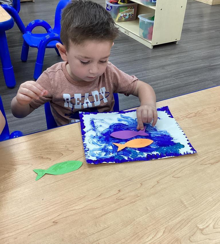 GoddardCorinth's tweet image. We are enjoying all things under the sea! 🐟 Our little Hoppers are having fun making a BLUE ocean! 🌊 How many fishes are in your ocean? #Wonderoflearning #GoddardCorinth #preschoolissomuchfun