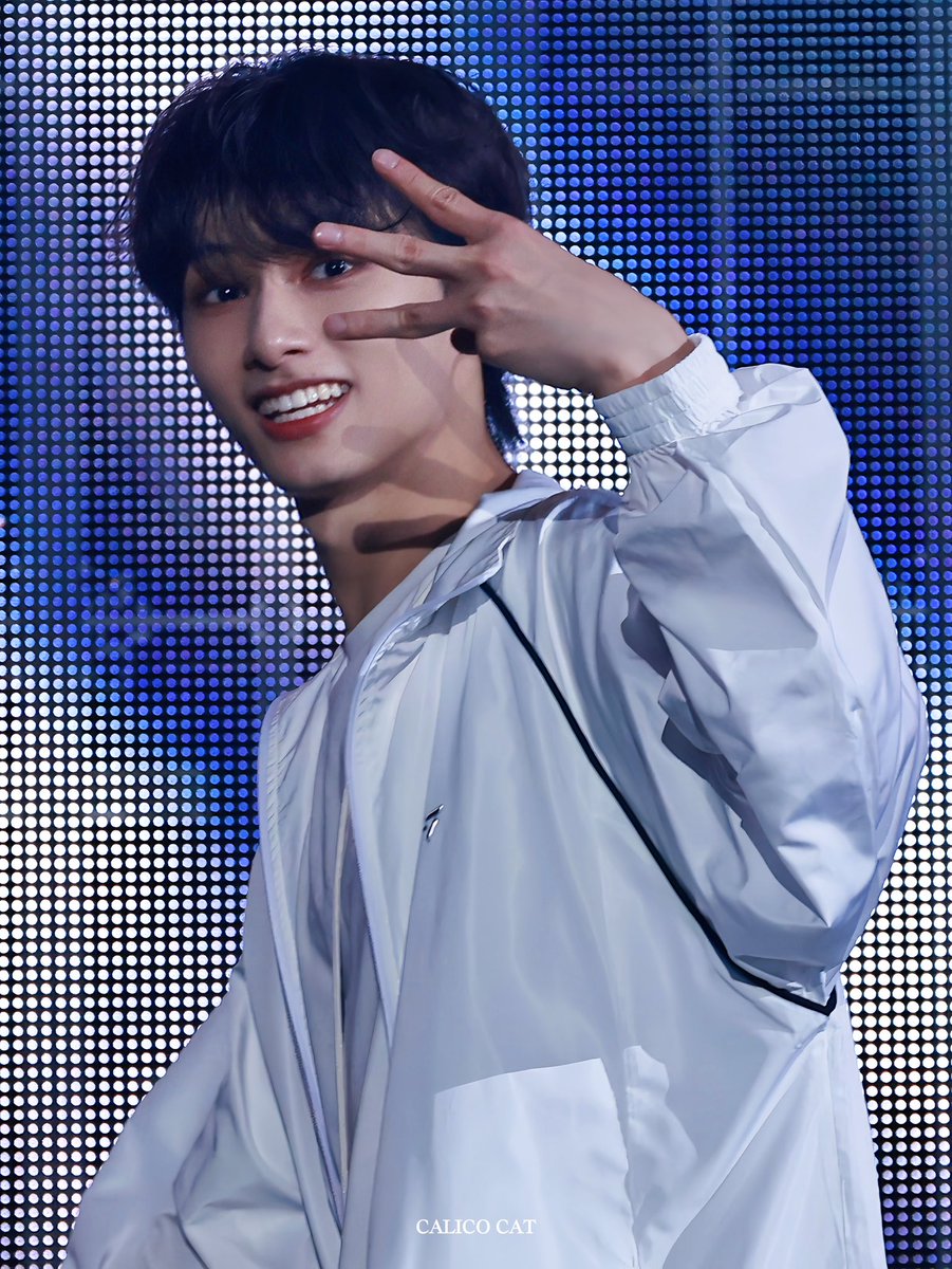 ✩𝓗𝓪𝓹𝓹𝔂 𝓘𝓤𝓝 𝓓𝓪𝔂✯

𝑯𝒂𝒑𝒑𝒚 𝑩𝒊𝒓𝒕𝒉𝒅𝒂𝒚 𝒕𝒐 𝑱𝑼𝑵！

#HAPPY_JUN_DAY
#냥이_차오른단건_준휘_생일이란뜻이야
#JUNmeowDAY