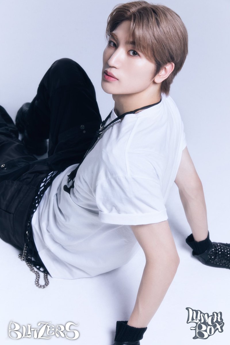 [#LUNCH_BOX]
 
BLITZERS EP4 'LUNCH-BOX'
OFFICIAL PHOTO #LUTAN
 
2024.06.19 6PM(KST)
 
#블리처스 #루탄
#20240619_6PM