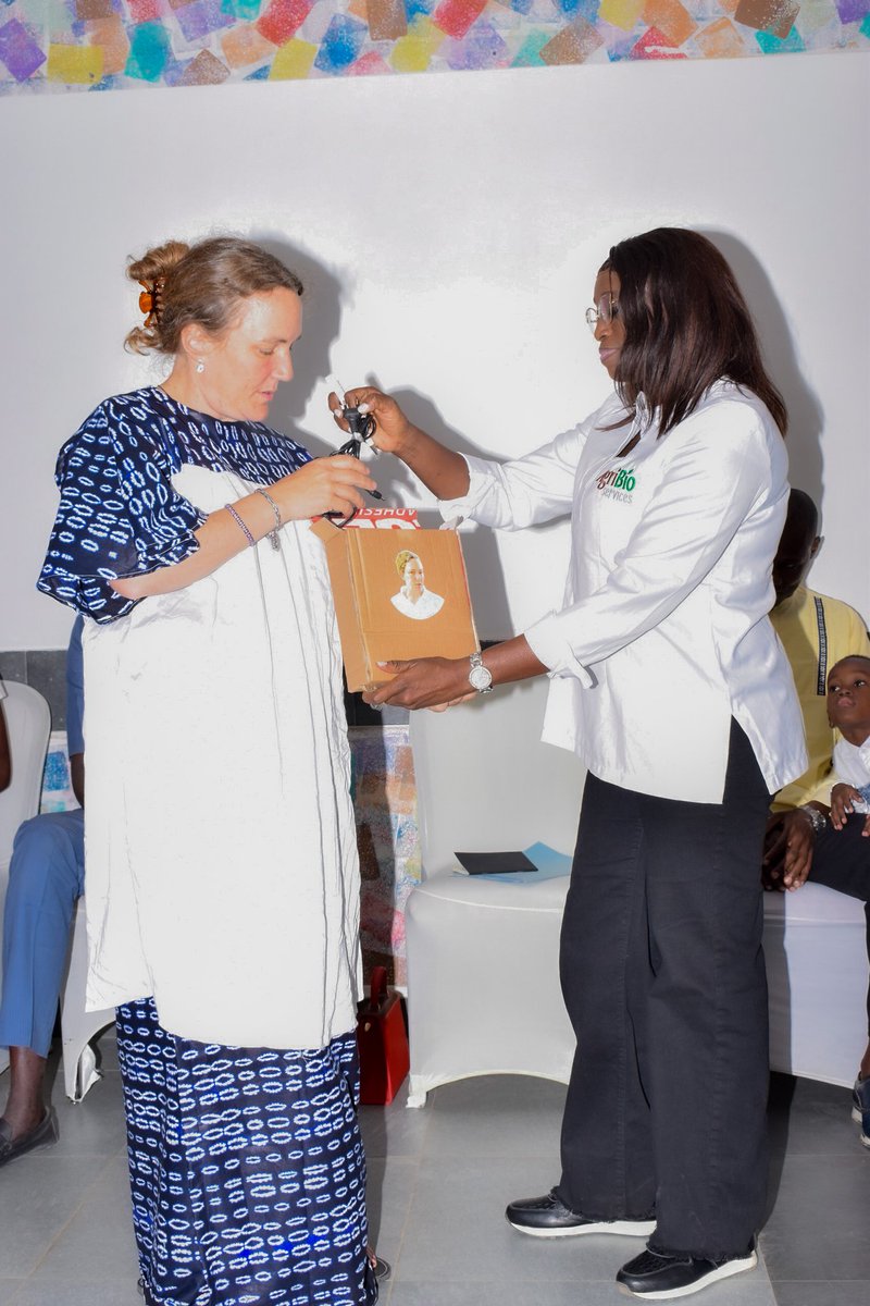 ServicesAgribio's tweet photo. Après avoir servi 10 longues années au sein de la coordination d'ADC et Agribio Services, en tant que coordinatrice assistante, Mme Ndiaye a été honorée, ce samedi 8 juin, par la Coordination nationale, l'équipe de Agribio Services, le RENCAS et  l'ensemble des partenaires d'ADC https://t.co/ewOVNiqiQy