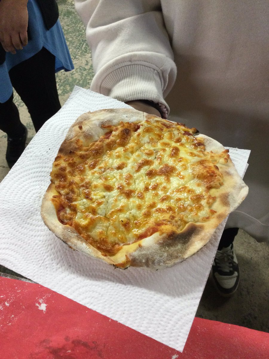 MarlboroughPrim's tweet photo. #Oaker Wood 🪵 Pizza making this morning. Delicious! 🍕🍕🍕🍕 https://t.co/JZxJrTZu36