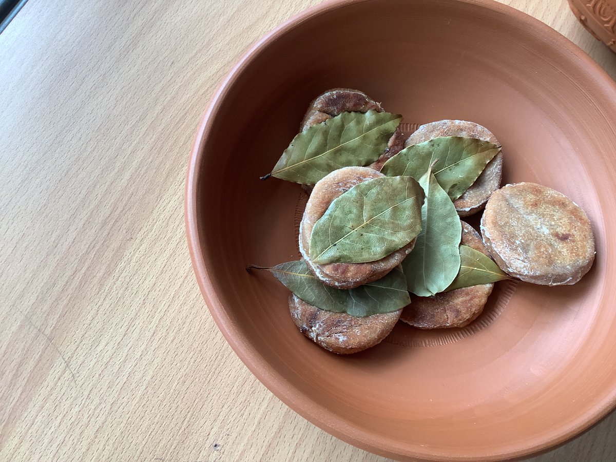 FinhamParkMAT's tweet photo. Brilliant Roman cookery workshop at Lillington Primary. Thank you to the Warwick Uni students for making all the food for the children to taste at the Roman feast. They loved it. @WarwickClassNet https://t.co/StQLvBVKtQ