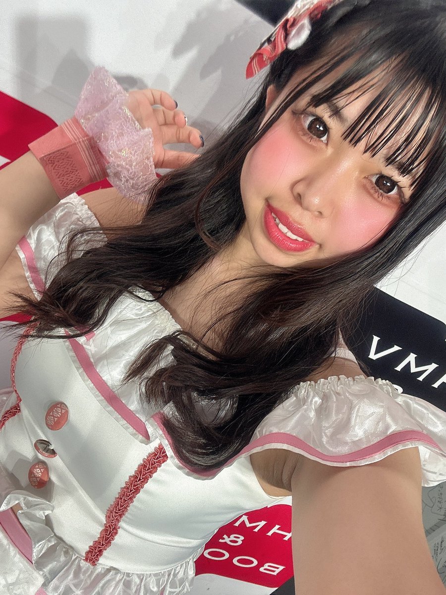 ami_orihime's tweet photo. HMVでよかろうもん！
ありがとうございました🩷🩷🩷

あみサポ来てくれて本当に嬉しかったよ！
毎回会えること当たり前じゃないからあみサポが来てくれた時幸せな気持ちになるの

本当にいつもありがとう😊
そして今回もクイズ1位でした！ﾄﾞﾔ！！ https://t.co/rnv1zcSgqU