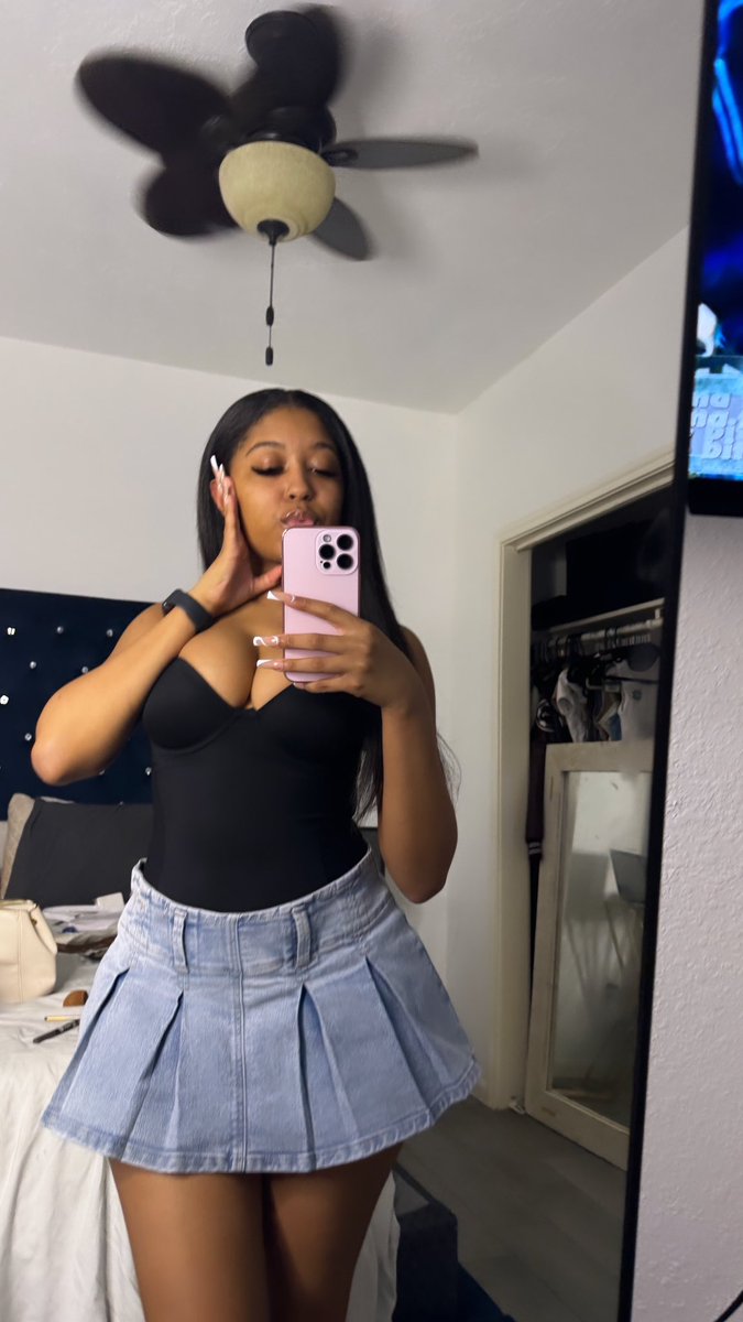 taliamarsai's tweet photo. #backoutsidetour 😘 https://t.co/dWBHDJFgQX