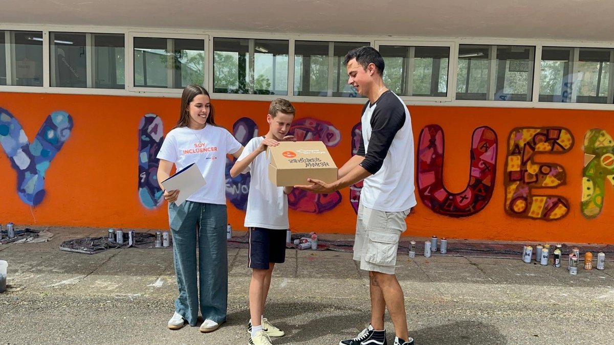 PastorinasLeon's tweet photo. 📚🏆 ¡Orgullosos de nuestro alumno Hernán Rodríguez! Fue finalista en el concurso de microrrelatos "Hazte Influencer" . Los premios fueron entregados por nuestra alumna María Martín Granizo.
#somosHazteInfluencer #somospastorinas #somosdiferentes #eqtmd https://t.co/Q7i5s80PIb