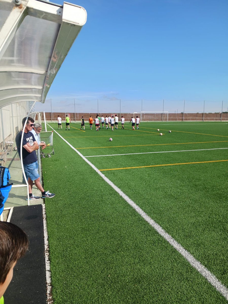 UDFDC's tweet photo. 🚨Primera convocatoria de captación 24-25‼️

Exitazo en la primera convocatoria de captación de juveniles para esta nueva temporada en #LigaNacional 

32 ha sido el número de jugadores presentados a las pruebas y con cola para la siguiente jornada.

¡Gracias chicos!

#juveniles https://t.co/iktYEzZG1B
