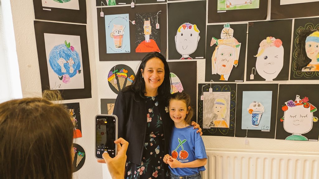 cathmartingreen's tweet photo. Now open 🙌 The Summer 2024 Little Artists Exhibition at #MountMerrion community centre📢
A pleasure as always to meet teacher Julia and her young accomplished #CherryArtSchool students, especially on the school's 2nd birthday 🎉
Drop by to show your support if you can 💚 https://t.co/p2Omt5PRH4