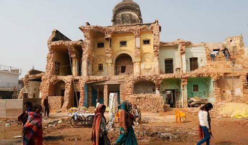 syedbasilsarwar's tweet photo. Rather abusing people of Ayuddhya , ask BJP what they did that people of Ayuddhya rejected them ?
.
Houses &amp; shops of many devoted Hindus were destroyed &amp; were not even compensated.
When will people understand that they are fooled in the name of hindusm .
#BJP #Ayodhya https://t.co/gMhdQKcjJF