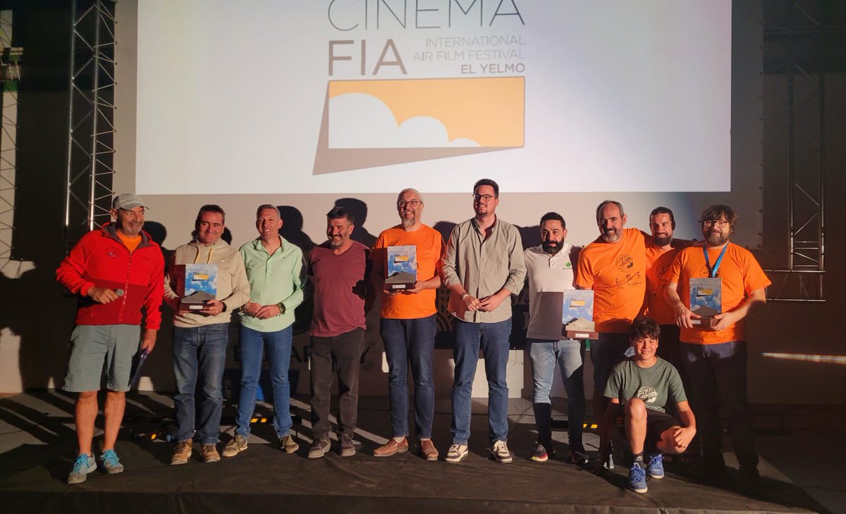 ✅ Mejor Película: Cerro Torre, Mario Heller
✅ Mejor Peli Naturaleza en Vuelo: Aguilucha, Alfredo Penella
✅ Mejor Peli Deportes Aéreos: Flying on the edge, Damien Lacaze
✅ Mejor Peli Aventura Aérea: Eternal Flemme,
Nicolas Bossard

¡Enhorabuena ! 👏👏