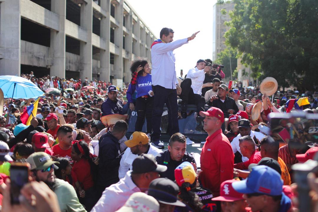 wardofmusic1's tweet photo. @Mippcivzla ¡ETIQUETA DEL DÍA! #1X10VictoriaPerfecta ¡Un Pueblo con Esperanza y Valentía en defensa de la Soberanía e Independencia de Nuestra VENEZUELA! VENCEREMOS. @NicolasMaduro @ConMaduroMas_ @luchaalmada @DayraMRivasR @AnaGPinto1 @RRPIERU @YriadS @DanellaGS @MaikelLVe @Isabela10419776 https://t.co/4mGl68bZz7